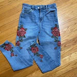 ROSE EMBROIDERY DENIM JEANS